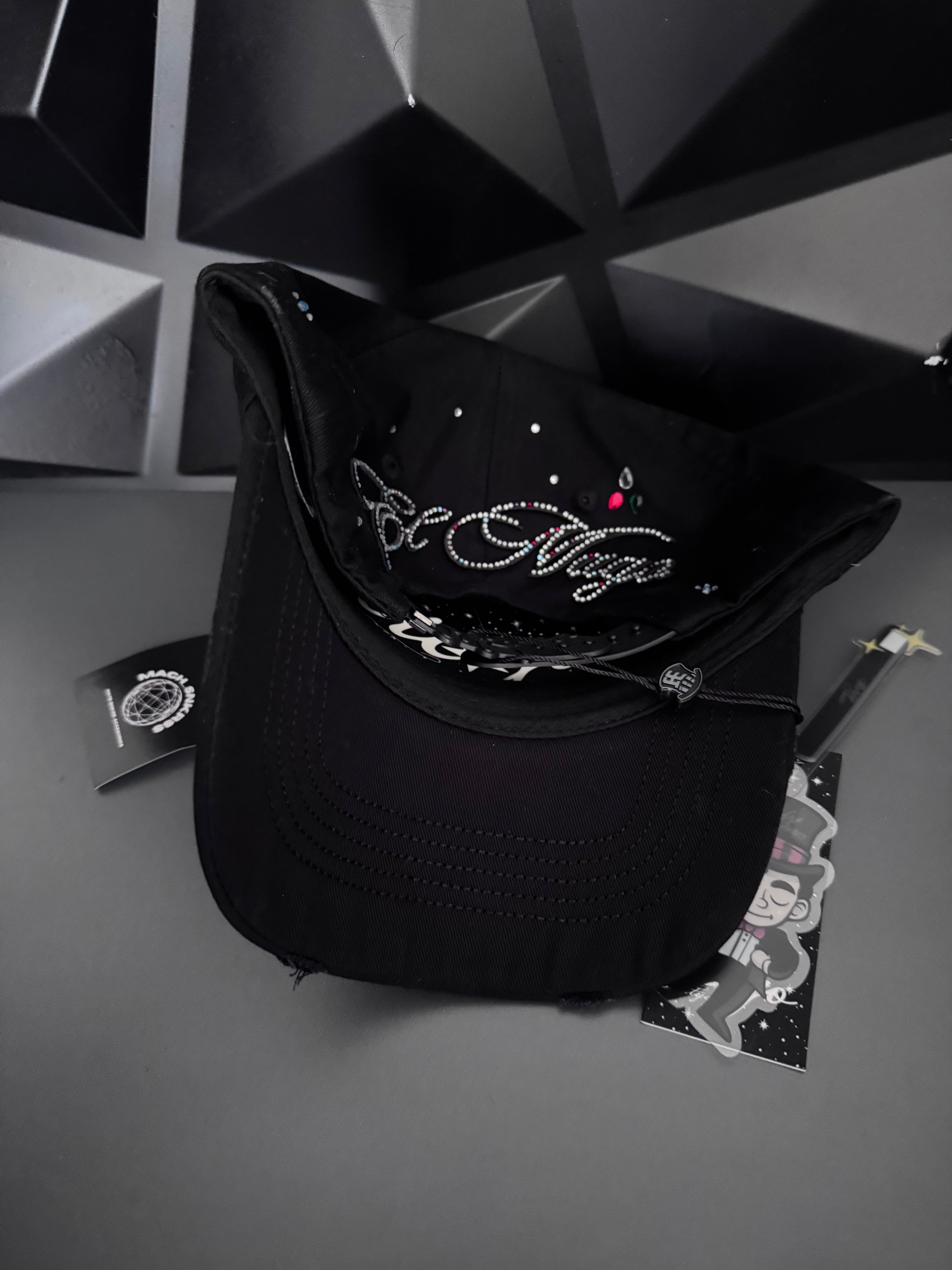 31 Hats Mago Universe
