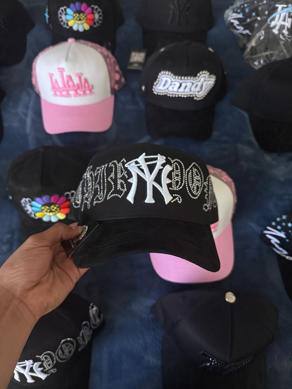-  31 Hats Crystals White  -
