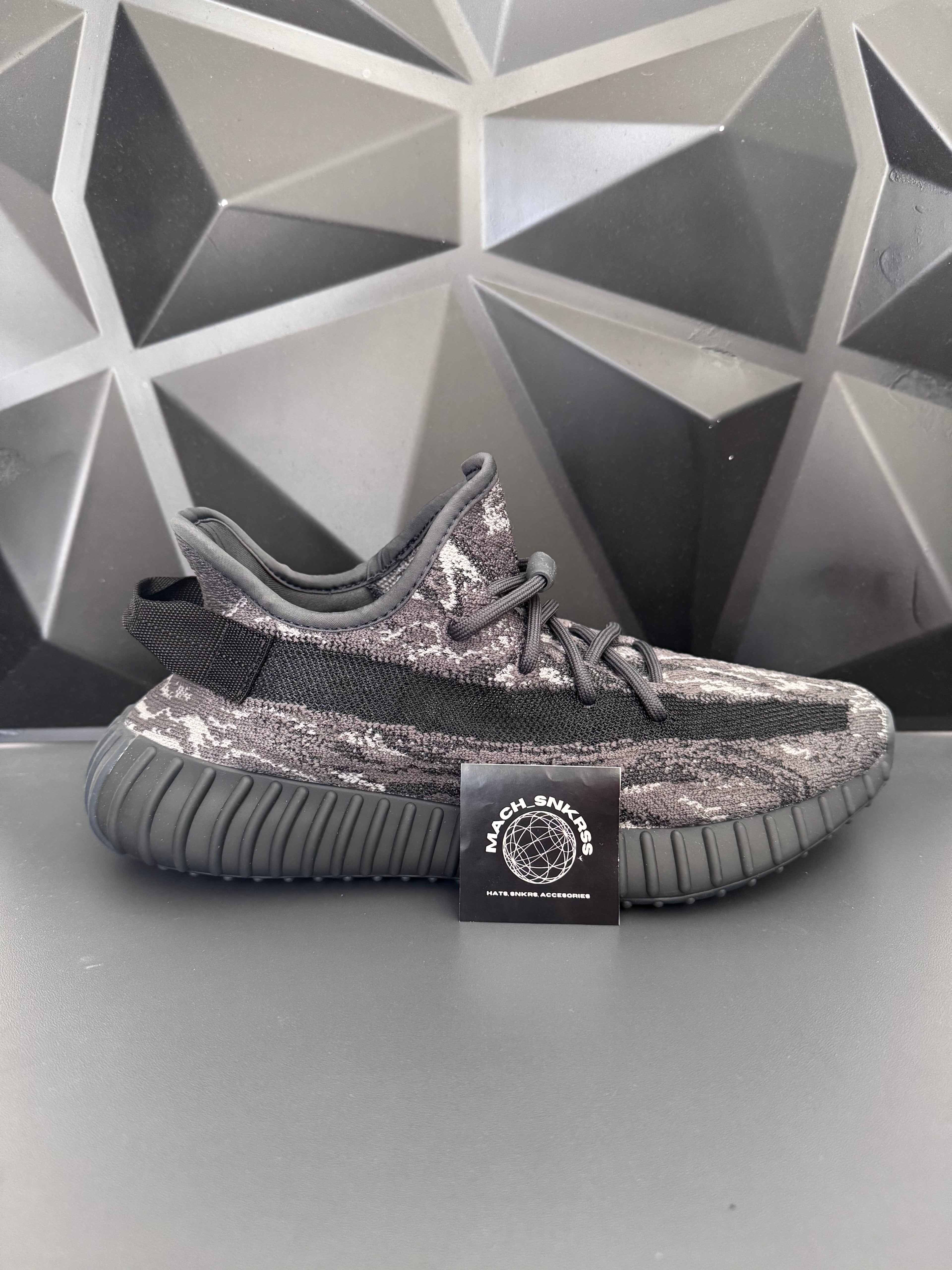 -  YEEZY 350 Dark Salt  -
