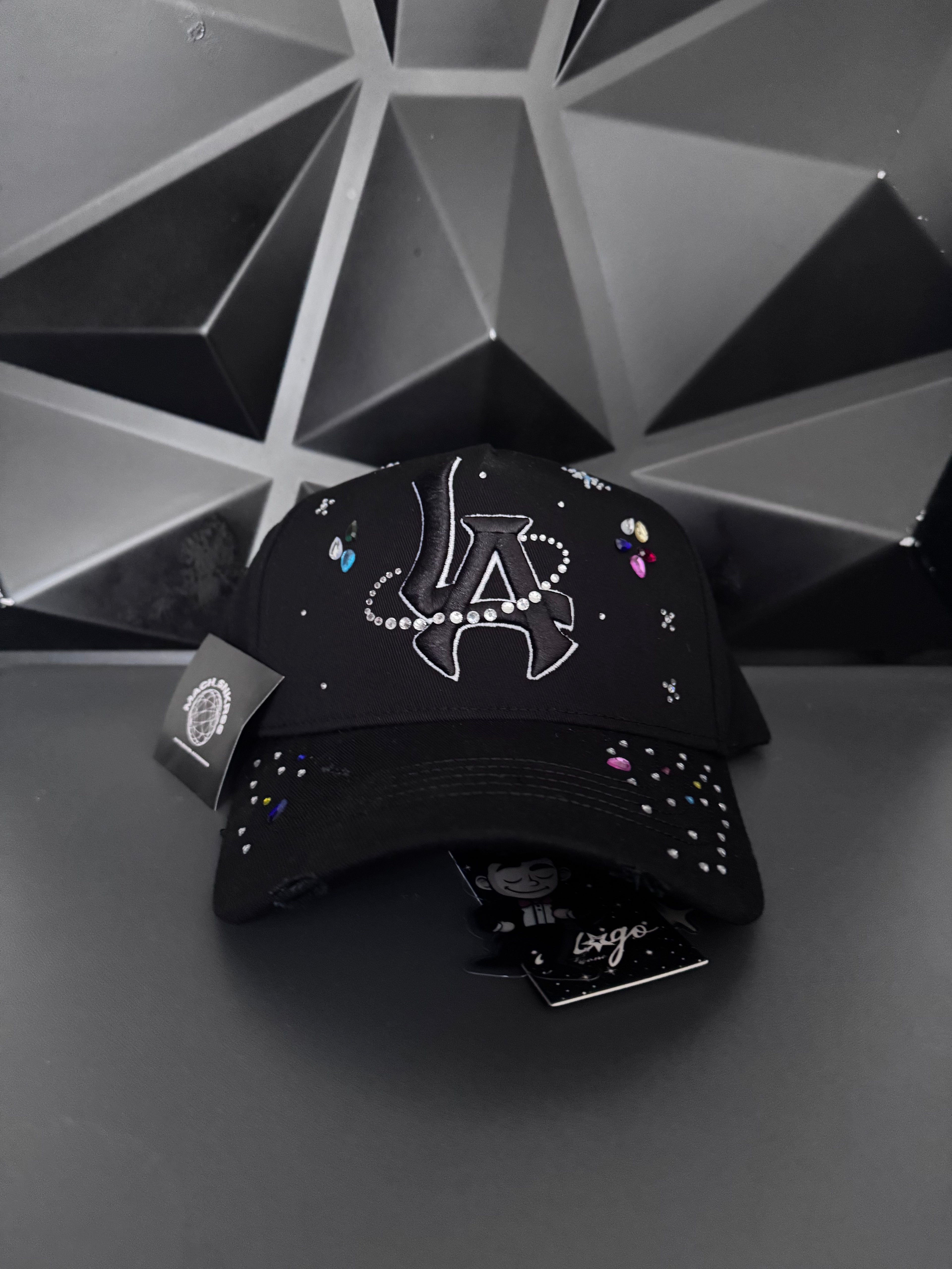 31 Hats Mago Universe